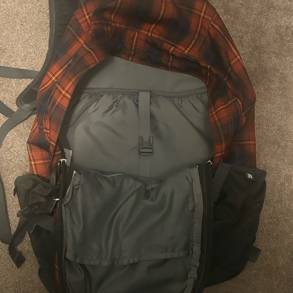 2010 northface heckler backpack - Picture 4 of 5